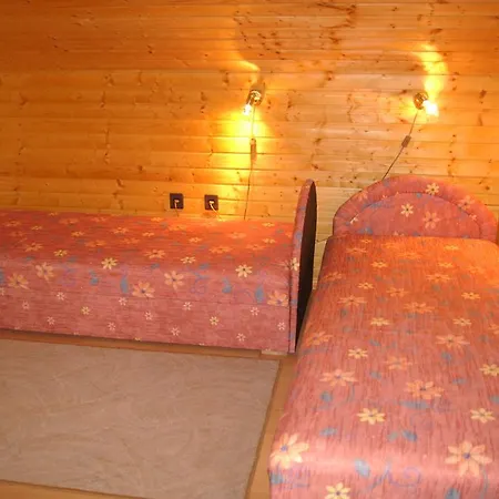 Familia Nyaralo 89 Balatonfenyves