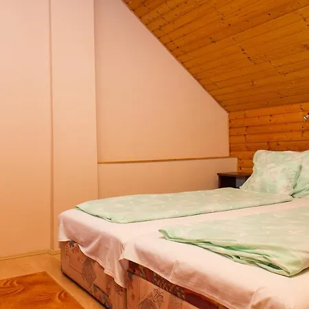 Familia Nyaralo 89 Apartament *