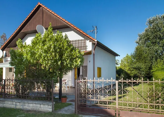 아파트 Familia Nyaralo 89 *