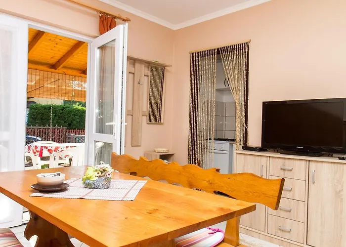 شقة Familia Nyaralo 89 *