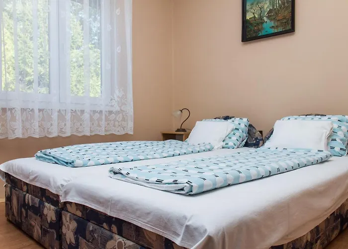 Familia Nyaralo 89 *